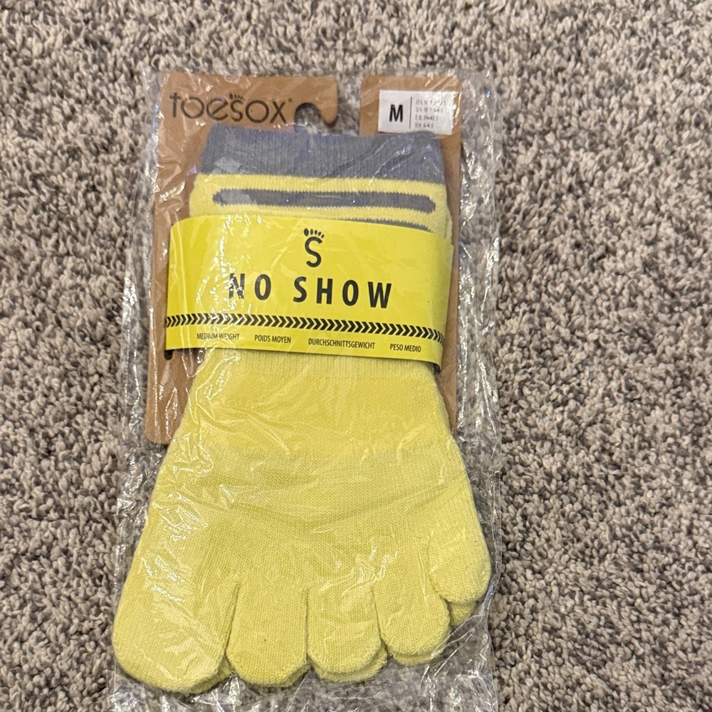 ToeSox Vibrant Yellow and Soft Gray No Show Socks